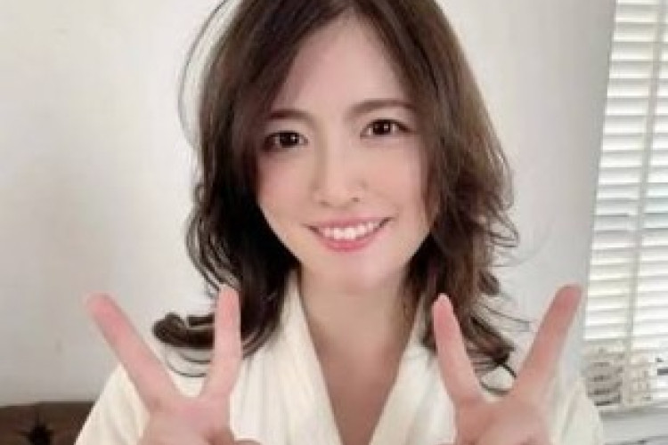 จากที่เคยปิดบังรายละเอียดเรื่องอาชีพการงาน ตอนนี้ Ririko Kinoshita ได้รับการสนับสนุนอย่างเต็มที่จากสามีแล้ว หลังจากใช้เวลาถึง 2 ปีในการปกปิดงานที่แท้จริงของตนเอง